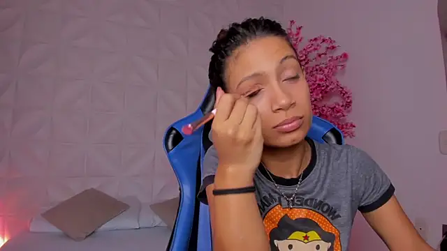 Snapshot of cora_22 chatting on March 2026 01:01:02 PM cora 22 online show from March 2026 01:01:02 PM