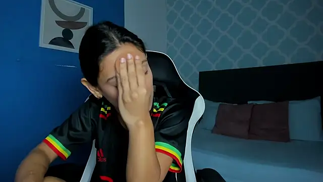 cora 22 online show from October 2025 12:42:01 PM