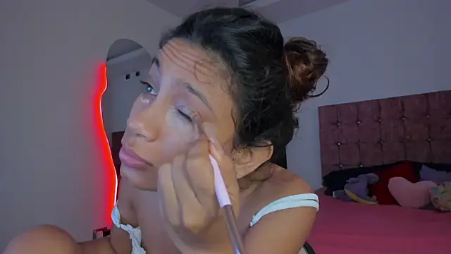 Snapshot of cora_22 chatting on April 2026 12:32:02 PM cora 22 online show from April 2026 12:32:02 PM