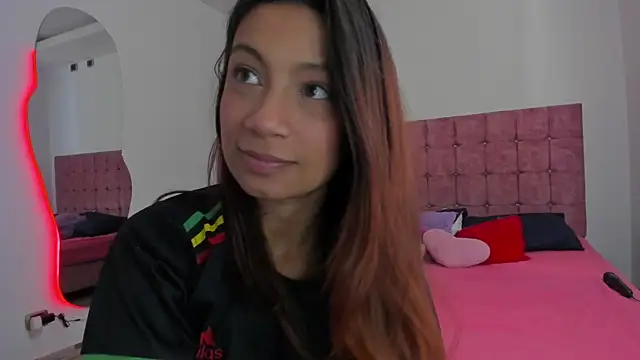 cora 22 online show from April 2026 01:40:01 PM
