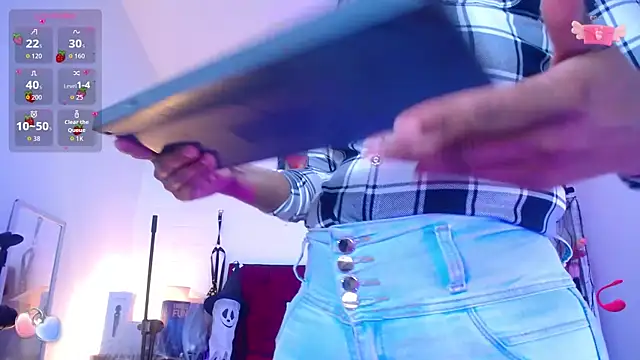 louise nails online show from October 2025 06:27:01 PM