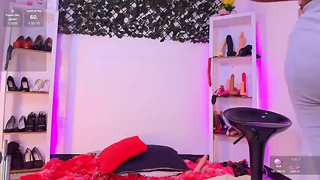 louise nails online show from March 2026 03:48:02 PM