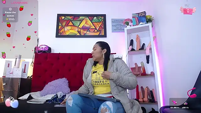 louise nails online show from September 2025 12:01:02 PM