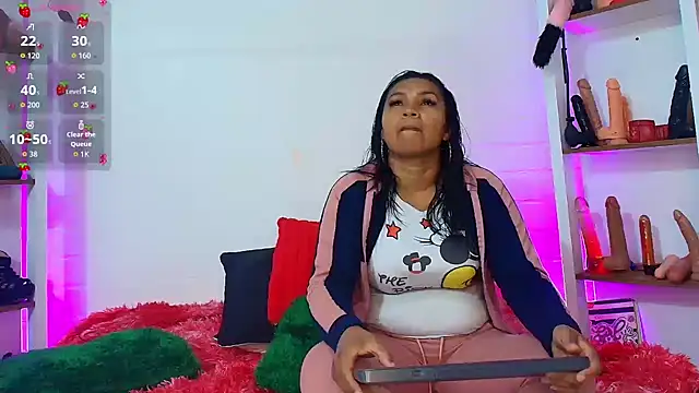 louise nails online show from April 2026 12:29:01 PM