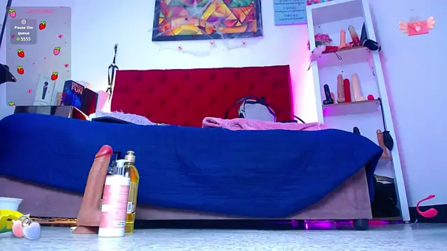 Snapshot of louise_nails chatting on November 2025 03:18:01 PM louise nails online show from November 2025 03:18:01 PM