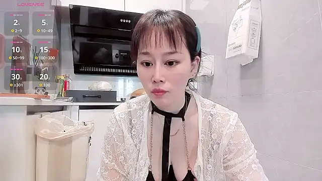 Snapshot of Vivian-6 chatting on April 2026 01:19:01 AM Vivian-6 online show from April 2026 01:19:01 AM