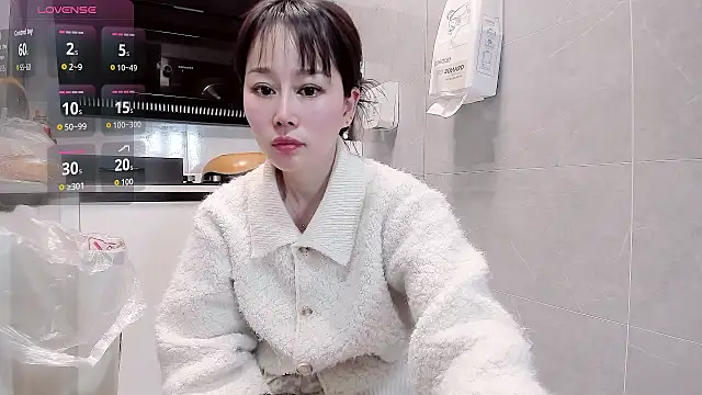 Snapshot of Vivian-6 chatting on March 2026 12:37:01 AM Vivian-6 online show from March 2026 12:37:01 AM