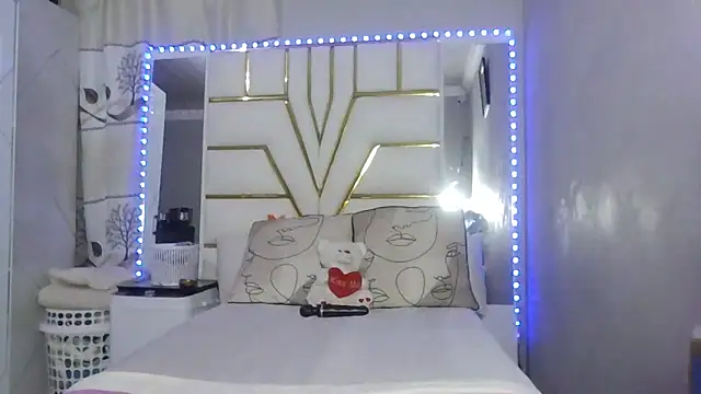 SexyyNana online show from December 2025 06:42:02 PM