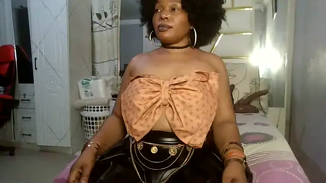 SexyyNana online show from February 2026 11:33:01 PM