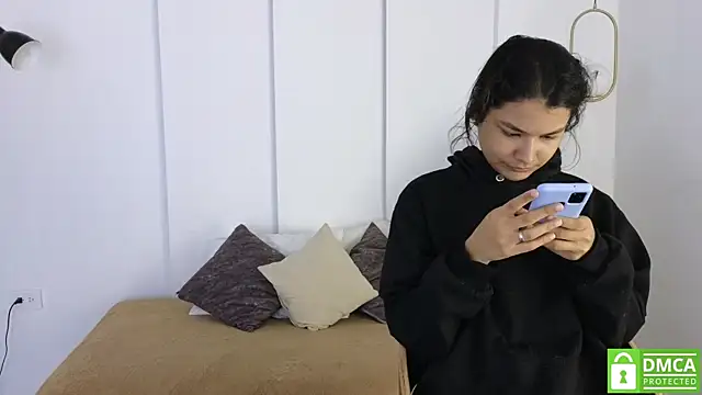 Snapshot of sexychanell_18 chatting on October 2025 12:52:01 PM sexychanell 18 online show from October 2025 12:52:01 PM
