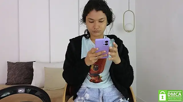 Snapshot of sexychanell_18 chatting on October 2025 01:00:01 PM sexychanell 18 online show from October 2025 01:00:01 PM