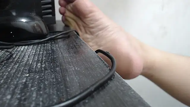 Snapshot of Laura_hottt chatting on November 2025 02:26:01 AM Laura hottt online show from November 2025 02:26:01 AM