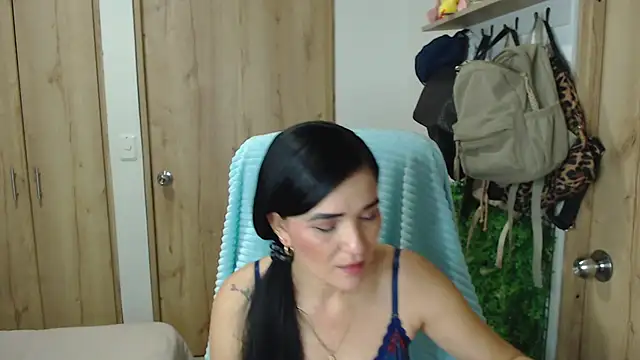 Neerea online show from April 2026 12:46:02 AM