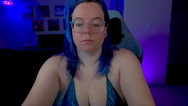 KiraSpitQueen online show from May 2026 03:56:01 AM