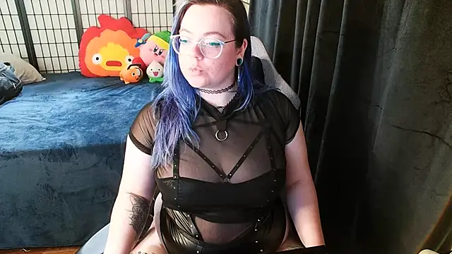 Snapshot of KiraSpitQueen chatting on March 2025 04:49:02 AM KiraSpitQueen online show from March 2025 04:49:02 AM