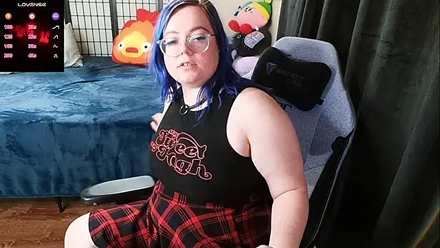 Snapshot of KiraSpitQueen chatting on January 2025 05:37:01 AM KiraSpitQueen online show from January 2025 05:37:01 AM