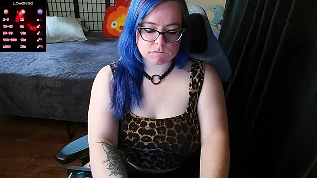 Snapshot of KiraSpitQueen chatting on February 2025 03:34:02 AM KiraSpitQueen online show from February 2025 03:34:02 AM