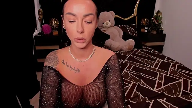 Mazeekiin30X online show from December 2025 06:19:01 PM