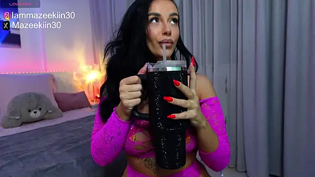 Mazeekiin30X online show from April 2026 06:14:02 PM