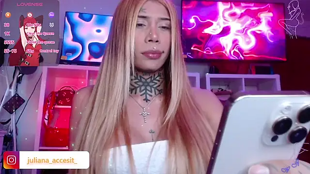 caroline cossei online show from November 2025 10:03:02 PM