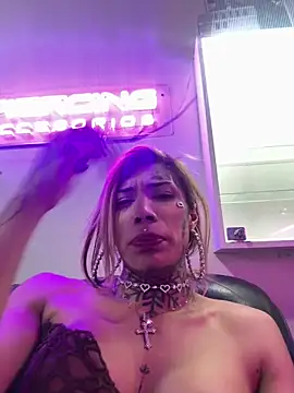 caroline cossei online show from April 2026 07:20:02 PM