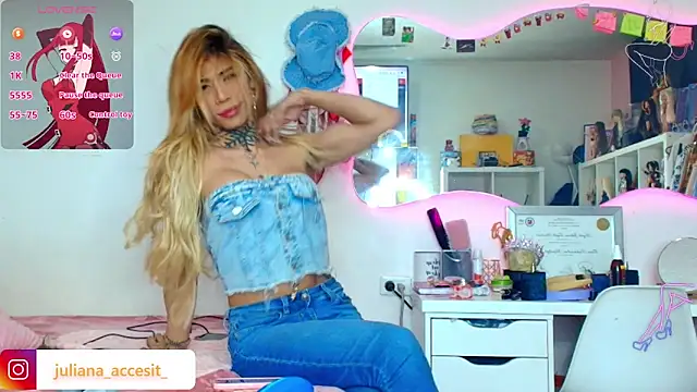 caroline cossei online show from May 2026 11:57:02 PM