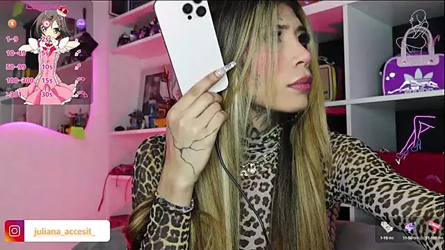 Snapshot of caroline_cossei chatting on February 2025 03:53:01 AM caroline cossei online show from February 2025 03:53:01 AM