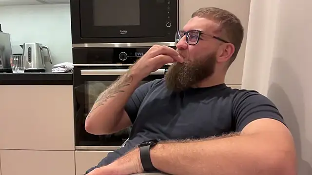 Snapshot of Bear_bear_ chatting on November 2025 11:25:02 AM Bear bear online show from November 2025 11:25:02 AM