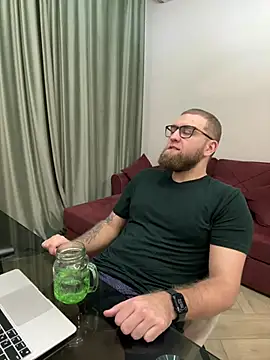 Snapshot of Bear_bear_ chatting on March 2025 03:35:01 PM Bear bear online show from March 2025 03:35:01 PM