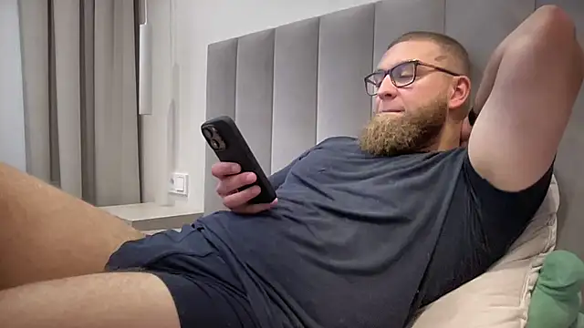 Snapshot of Bear_bear_ chatting on September 2025 01:36:02 PM Bear bear online show from September 2025 01:36:02 PM