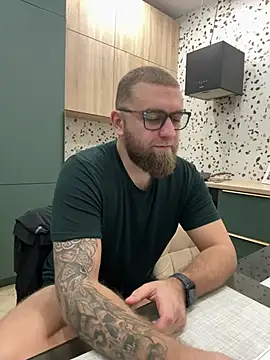 Snapshot of Bear_bear_ chatting on February 2025 01:21:01 PM Bear bear online show from February 2025 01:21:01 PM