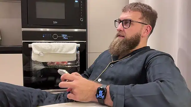 Bear bear  online show from January 2026 05:38:02 PM