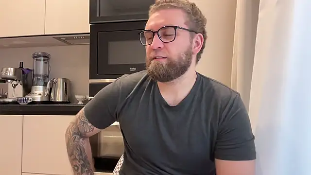 Bear bear  online show from April 2026 07:43:02 AM