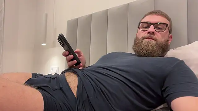 Snapshot of Bear_bear_ chatting on November 2025 11:32:01 AM Bear bear online show from November 2025 11:32:01 AM