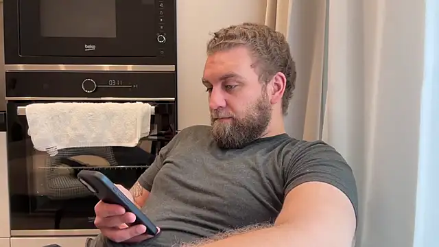 Bear bear  online show from April 2026 09:44:01 AM