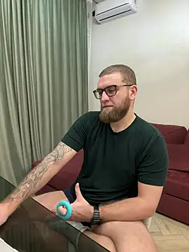 Snapshot of Bear_bear_ chatting on March 2025 04:19:01 AM Bear bear online show from March 2025 04:19:01 AM