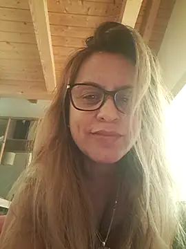 Snapshot of OliviaLewis chatting on November 2025 10:08:02 AM OliviaLewis online show from November 2025 10:08:02 AM