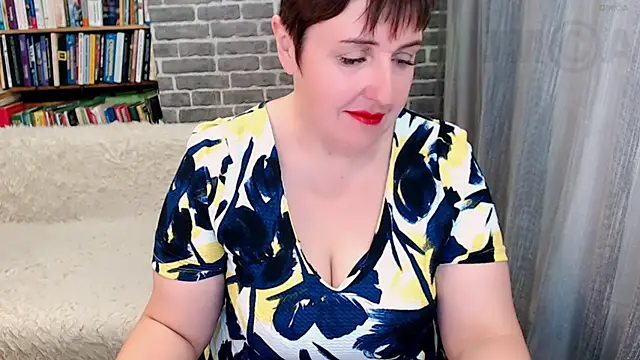 Rainbow lady online show from October 2025 02:43:01 AM