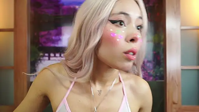 miss  maria online show from October 2025 06:05:01 PM