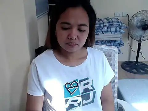 xTheLastVIRGINx online show from February 2026 06:25:01 AM