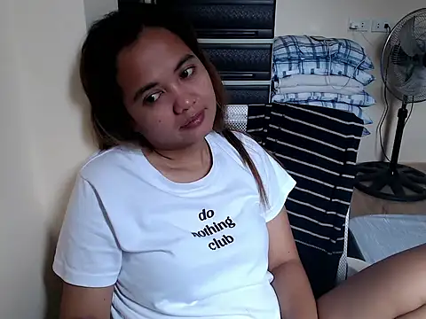 xTheLastVIRGINx online show from February 2026 05:51:02 AM