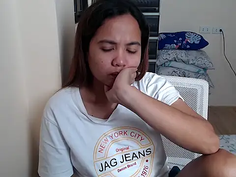 xTheLastVIRGINx online show from February 2026 07:02:01 AM