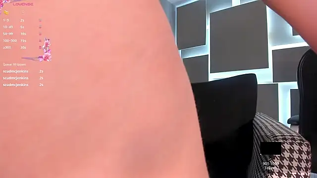 JuanitaClay online show from October 2025 04:19:01 PM