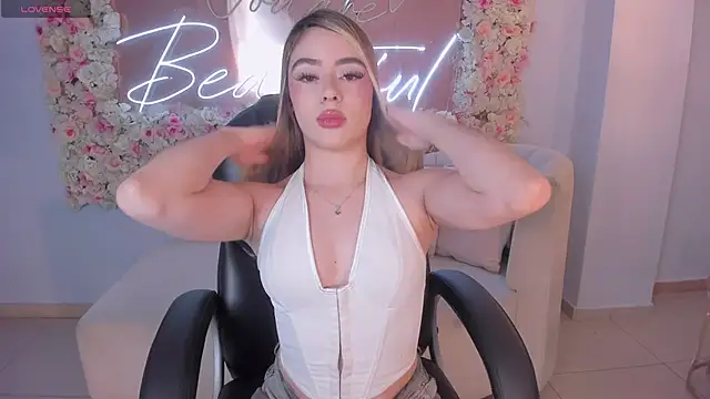 JuanitaClay online show from May 2026 07:39:01 PM