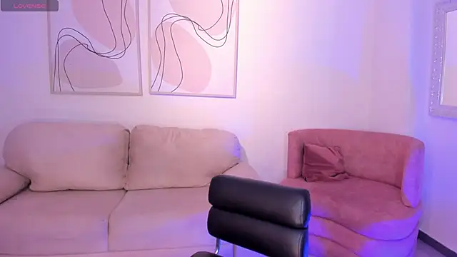 JuanitaClay online show from September 2025 11:32:02 AM