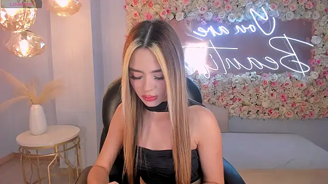 JuanitaClay online show from December 2025 12:22:02 PM