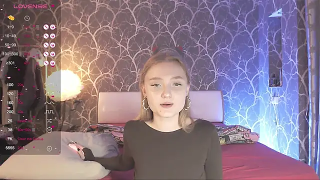 MiaMiaMeow online show from November 2025 04:08:01 PM