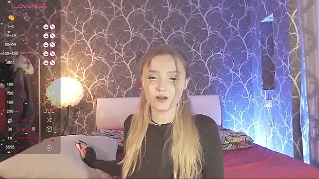 MiaMiaMeow online show from February 2026 12:49:02 PM