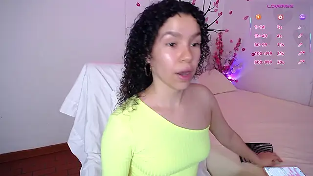 Karolina 1 online show from March 2026 09:00:02 PM