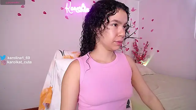 Karolina 1 online show from November 2025 01:48:02 PM